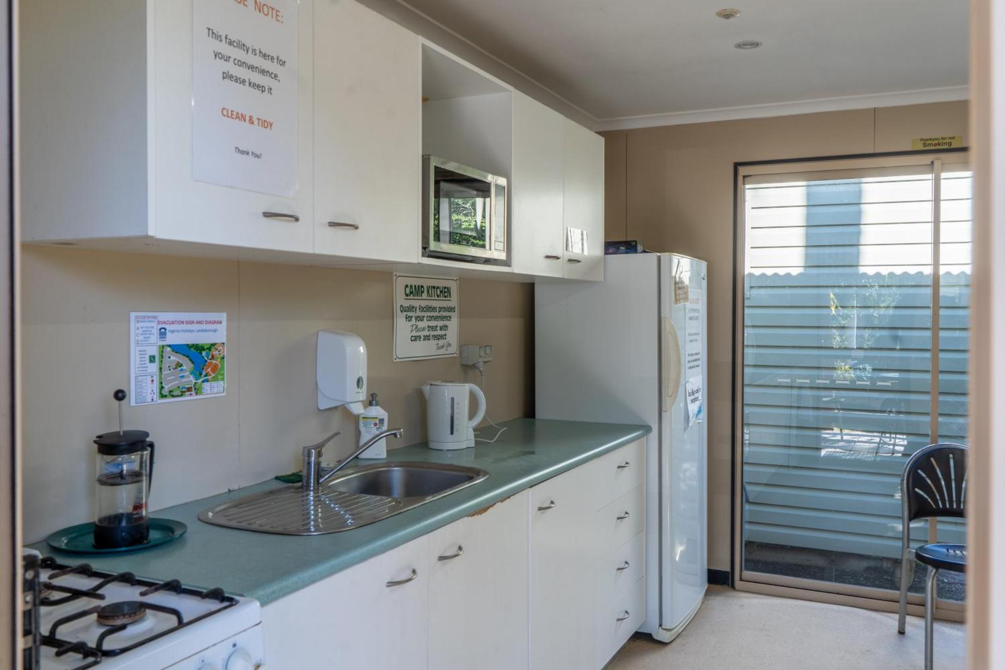 Landsborough Holiday Park Екстериор снимка