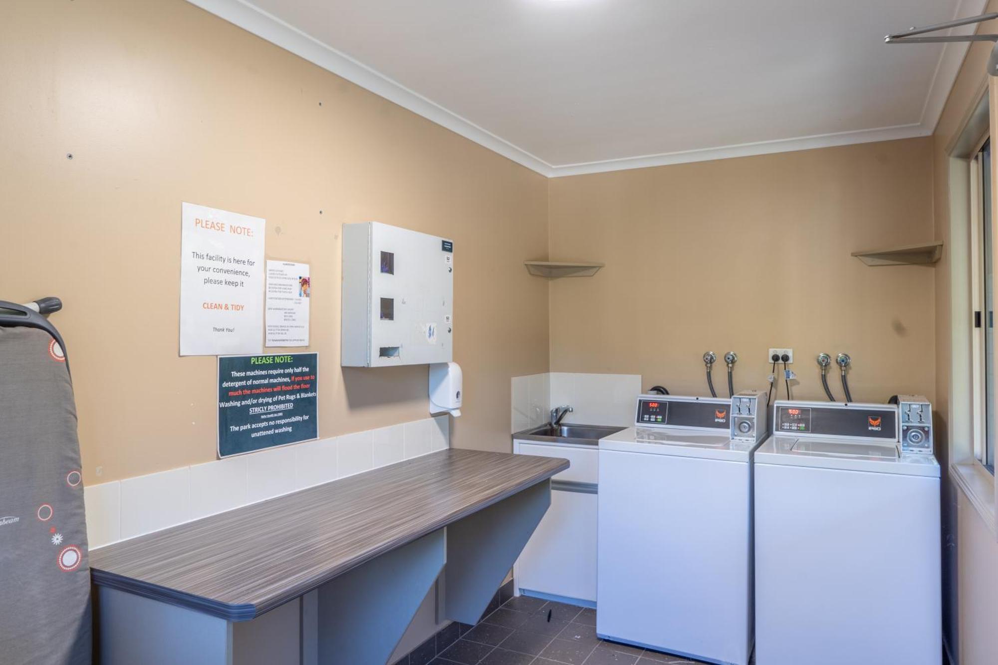 Landsborough Holiday Park Екстериор снимка